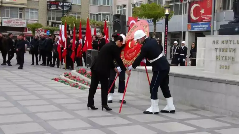 Atatürk, Yurt Genişinde Anıldı