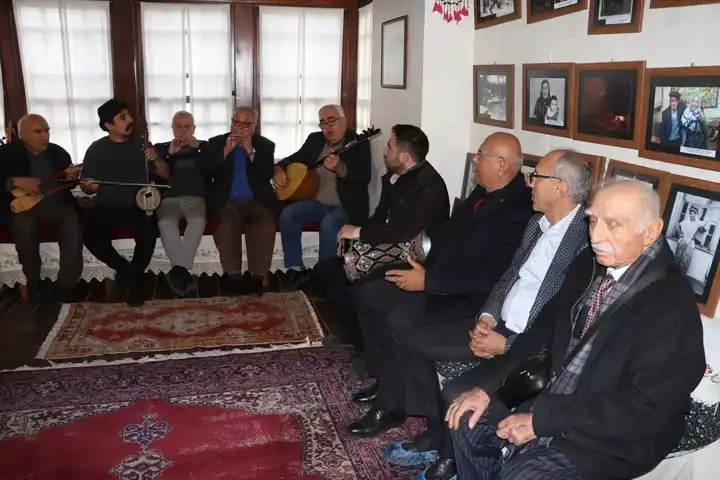 Gölhisar'da Yöresel Müzik Şöleni